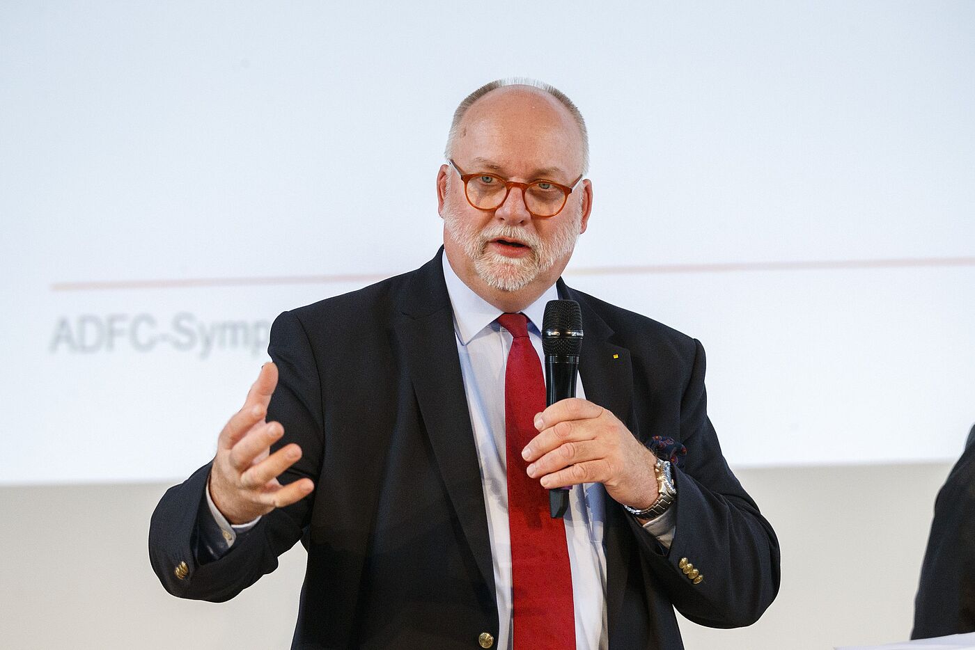 Gerhard Hillebrand, ADAC-Vizepräsident Verkehr, sagte auf dem ADFC-Symposium: "Die Zeit von 'Freie Fahrt für freie Bürger' ist vorbei. Gerhard Hillebrand, ADAC-Vizepräsident Verkehr, sagte auf dem ADFC-Symposium: "Die Zeit von 'Freie Fahrt für freie Bürger' ist vorbei.