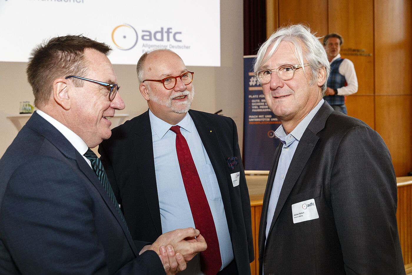 ADFC-Bundesvorsitzender Ulrich Syberg mit Gerhard Hillebrand, ADAC-Vizepräsident Verkehr und Jochen Partsch, Oberbürgermeister Darmstadt und Präsidium Deutscher Städtetag (v.l.n.r.).. ADFC-Bundesvorsitzender Ulrich Syberg mit Gerhard Hillebrand, ADAC-Vizepräsident Verkehr und Jochen Partsch, Oberbürgermeister Darmstadt und Präsidium Deutscher Städtetag (v.l.n.r.)..