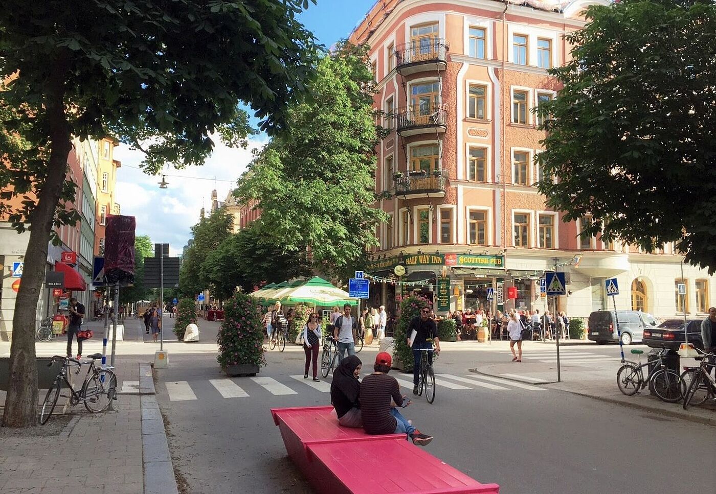 Autofreier Sommer in Stockholm Viele Straßen in Stockholmer Stadtzentrum werden im Sommer autofrei